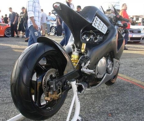 Carbon fiber GSX-R 1100