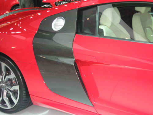 Audi R8 V10 carbon fiber side