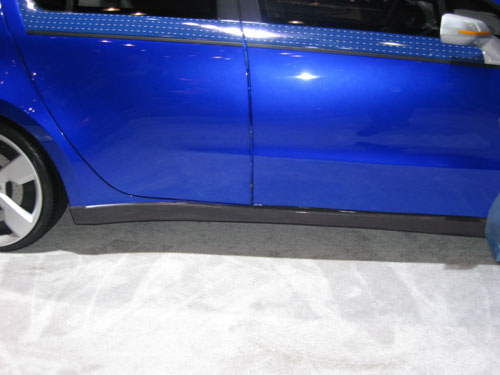 Chevy Volt carbon fiber sideskirt