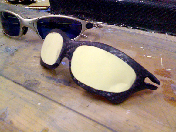 Making custom carbon fiber Oakley Juliet sunglasses