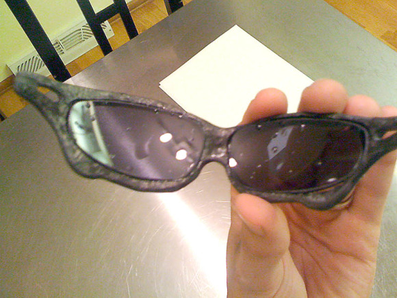 Making custom carbon fiber Oakley Juliet sunglasses