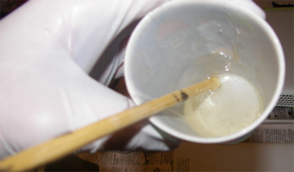 Mixing resin with hardener