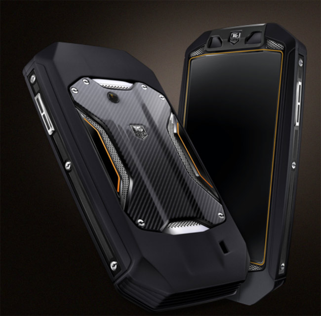 Tag Heuer Racer carbon fiber cell phone