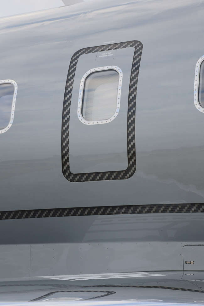 Carbon fiber pattern outside plane