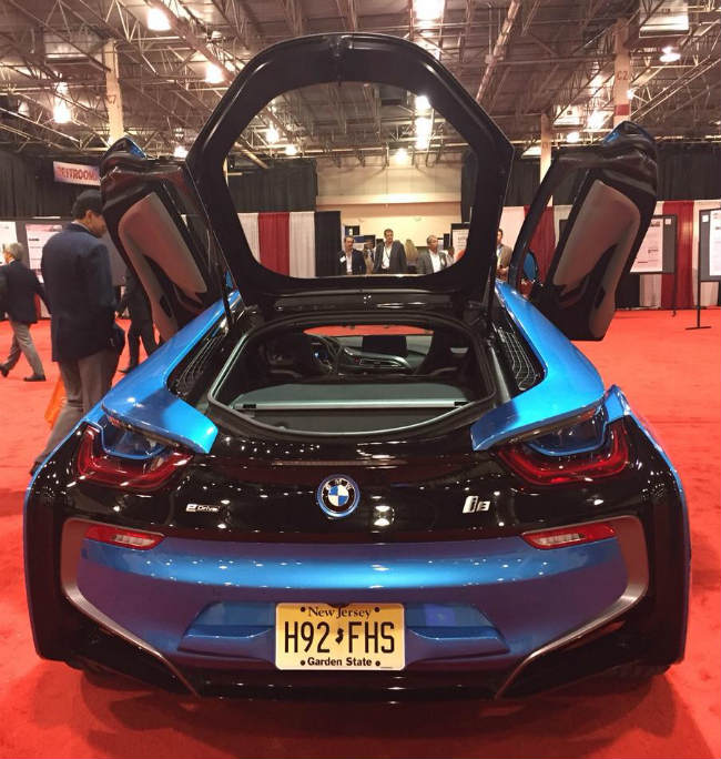 carbon fiber-intensive BMW i8