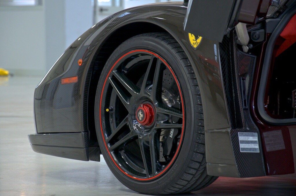 Exposed carbon fiber Enzo Ferrari wheel