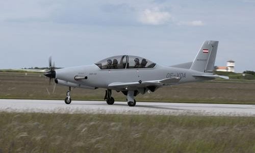 First all-carbon Diamond Aircraft DART-450 completes maiden flight